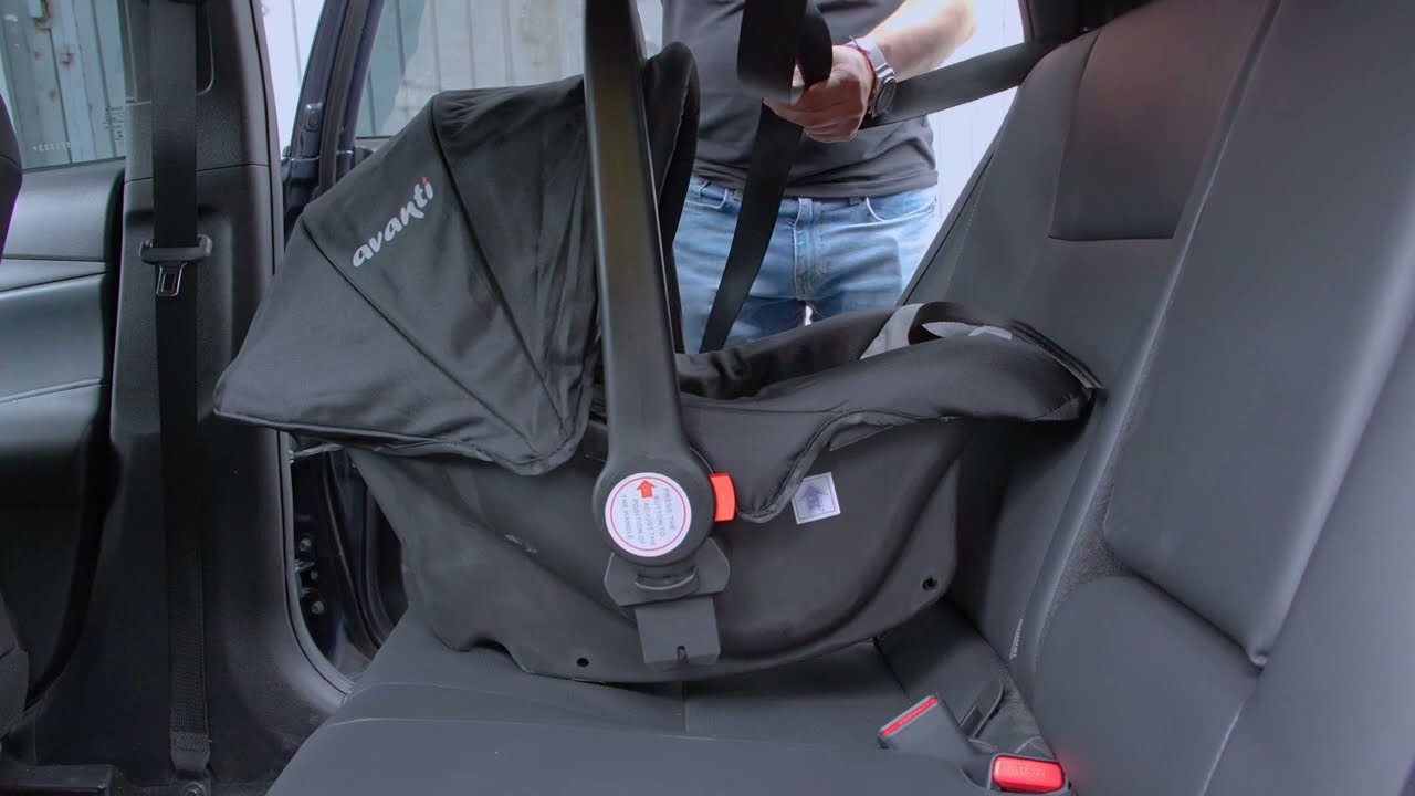 donde colocar la silla del bebe en el coche