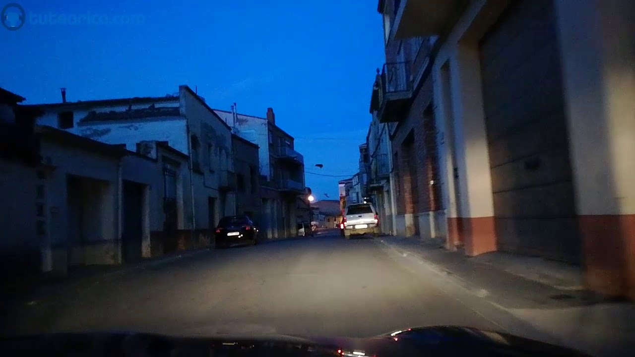 en una travesia insuficientemente iluminada que alumbrado debe llevar