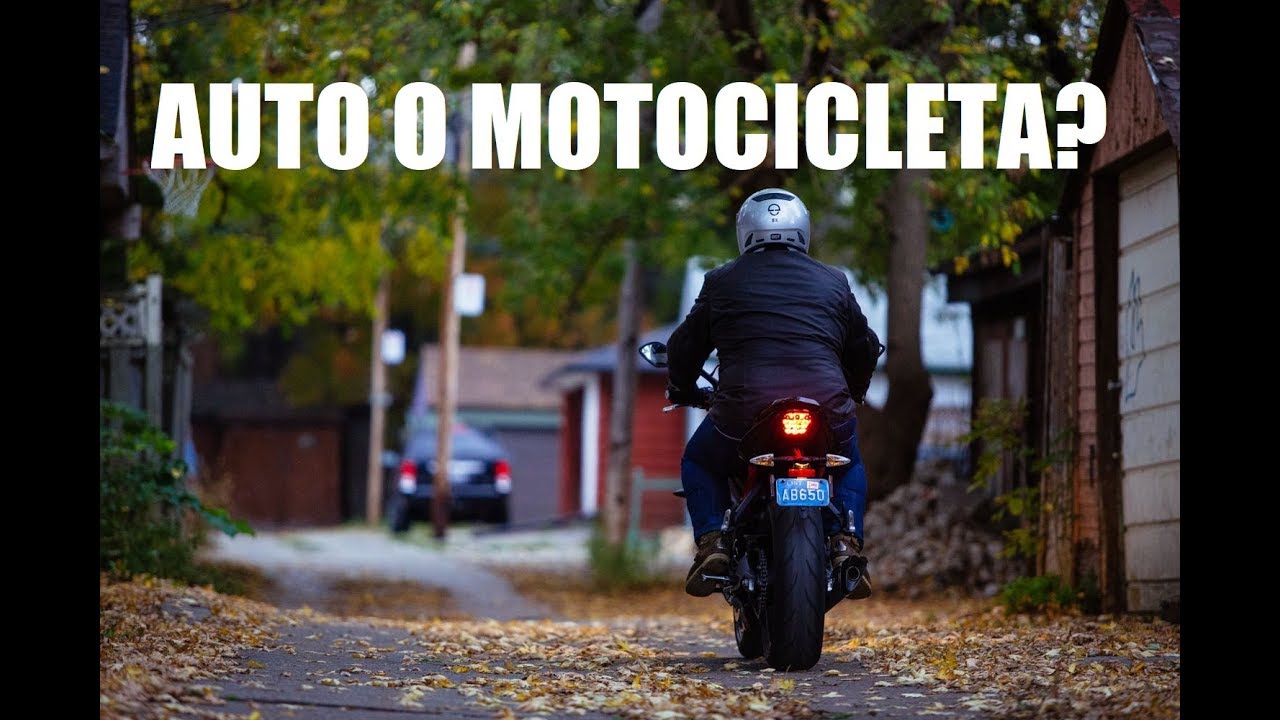 una motocicleta se considera un automóvil