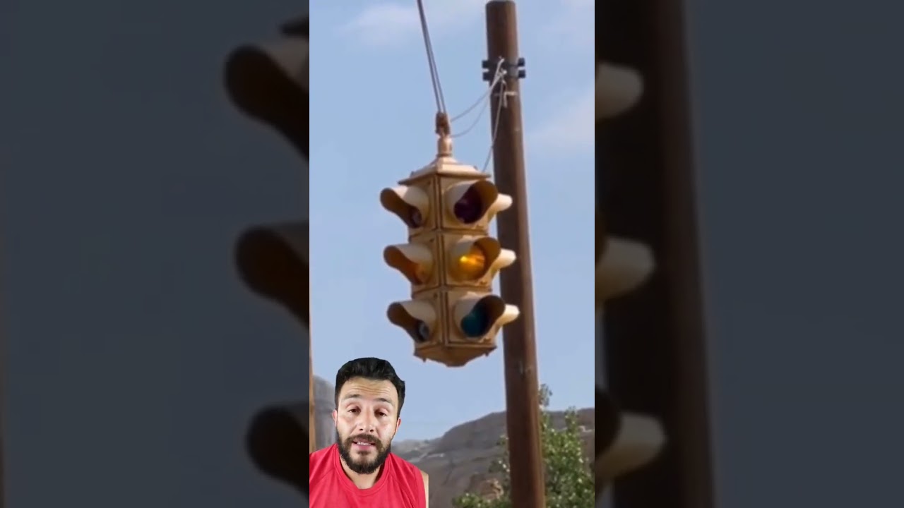 qué indica un agente que balancea una luz amarilla