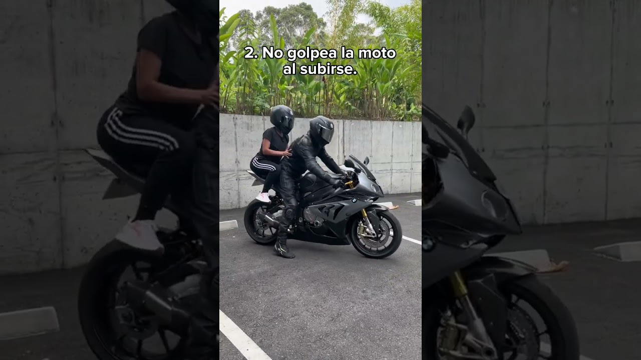 se puede ir en pantalon corto en moto